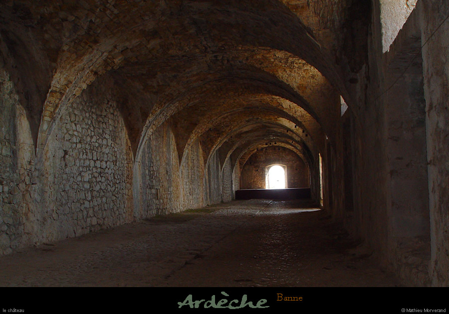 20030316_banne_chateau_ecuries_2