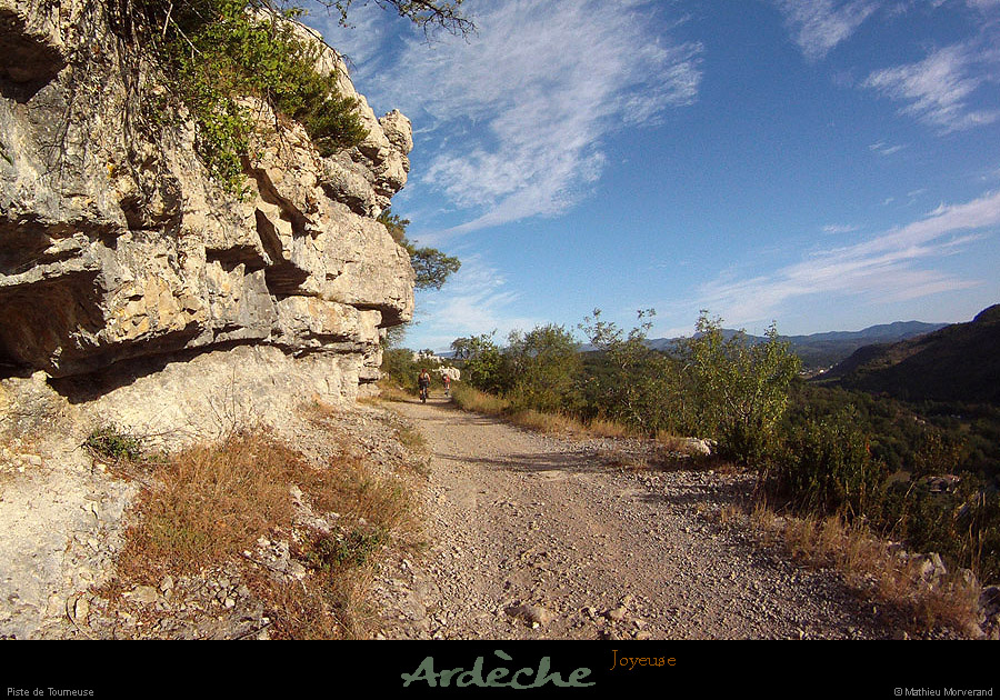 20130825_joyeuse_pistedetourneuse1
