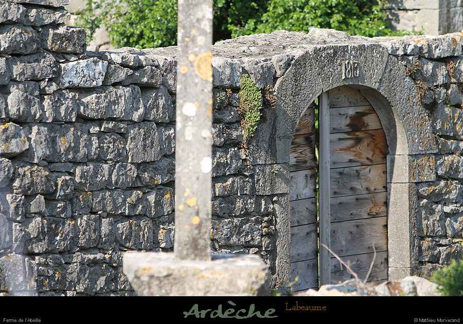 20110417_labeaume_fermeabeille5