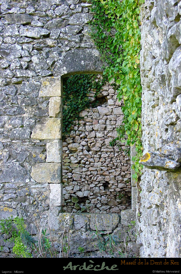 20010407_ruinedemezenc_09