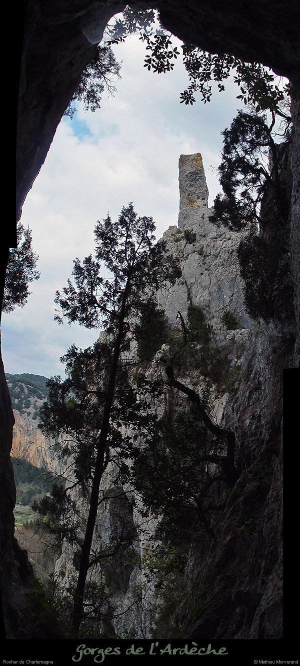 20030330_charlemagnerocher