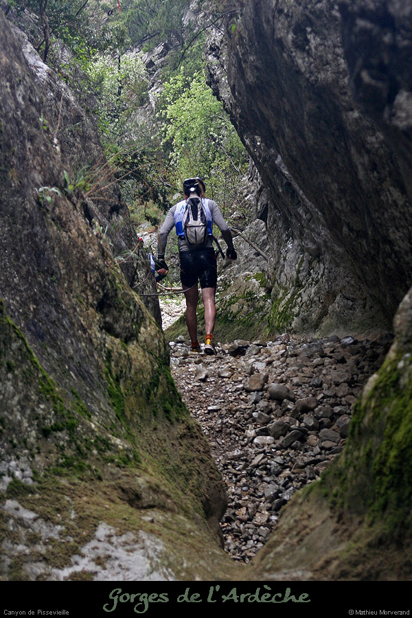 20090412_raidpa053