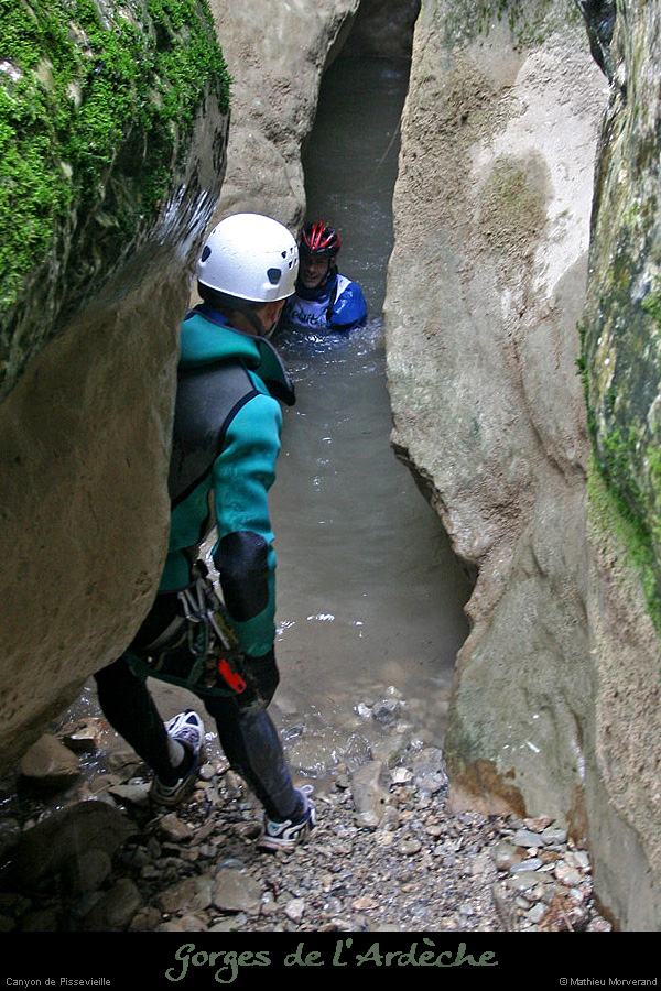 20090412_raidpa098