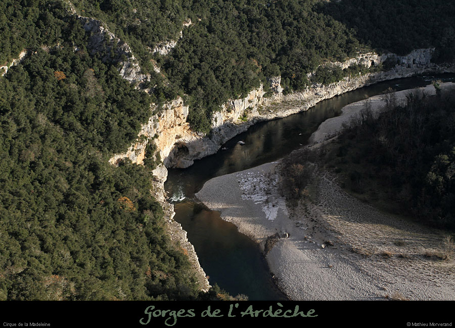 20111229_cirquedelamadeleine_entreegrotte2