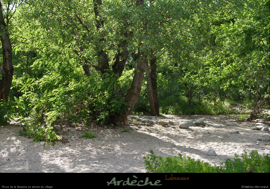 20120528_labeaume_bordsriviereenamontduvillage