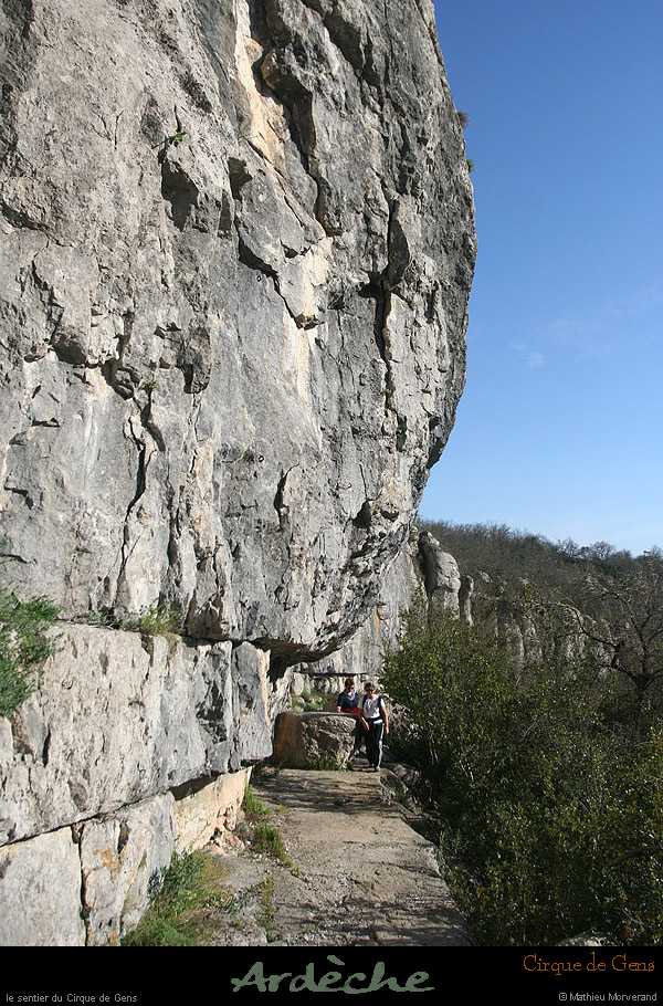 20090315_cirquegens_sentierpiedfalaise06
