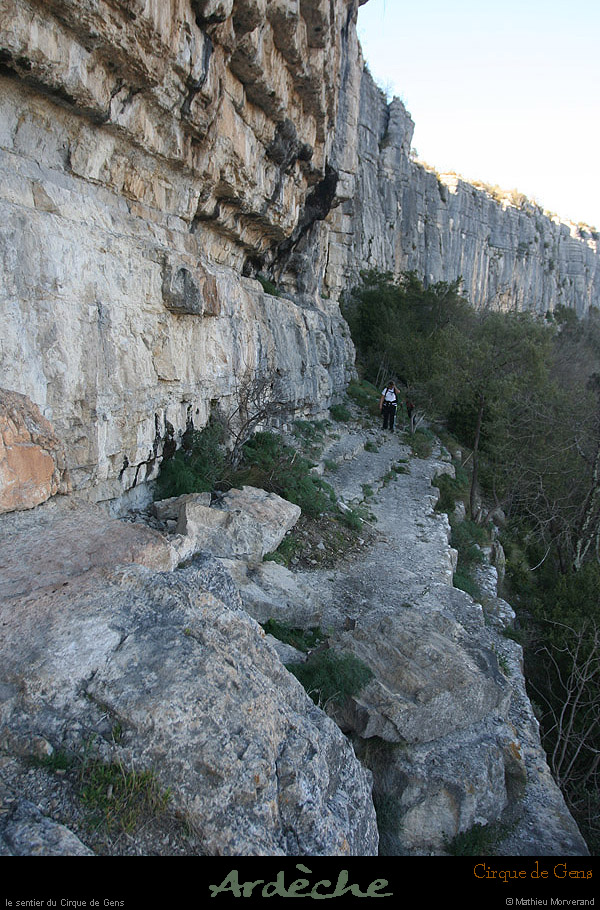 20090315_cirquegens_sentierpiedfalaise17