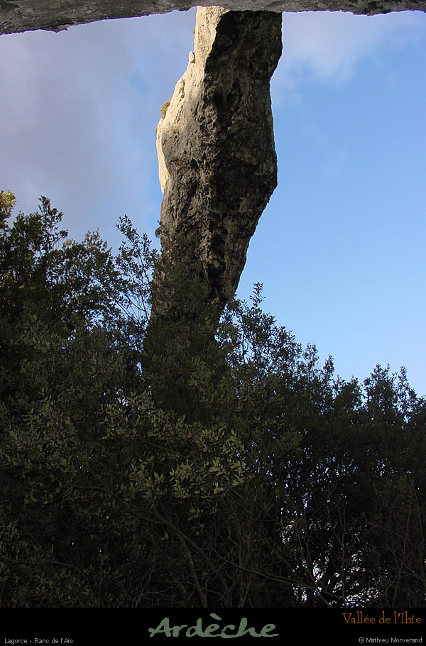 20021130_arche du ranc de l'arc par dessous_1