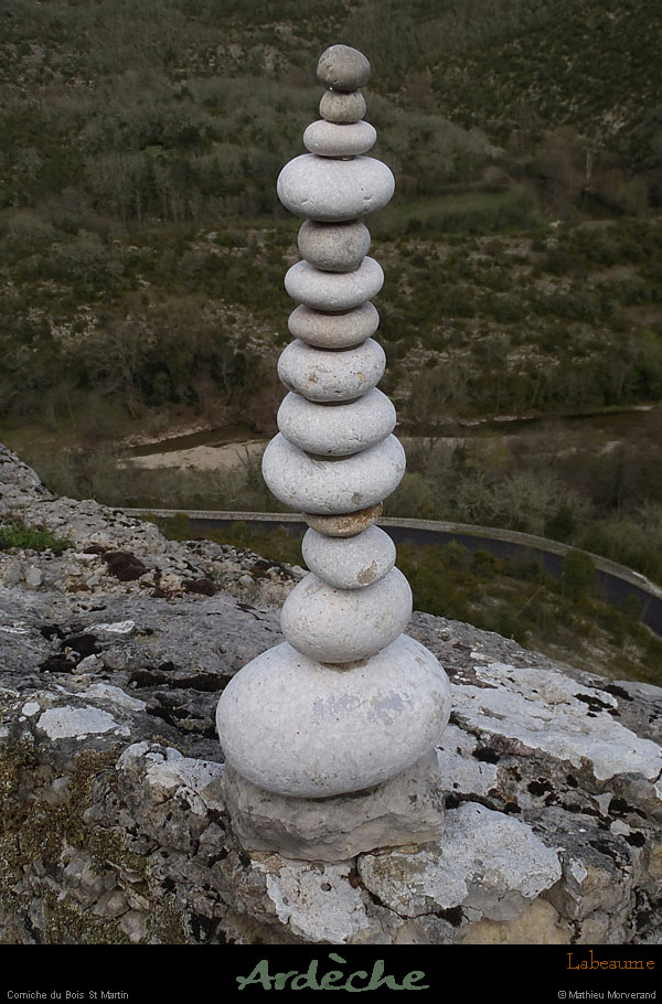 20130409_labeaume_sentierbleuolive_cairn05
