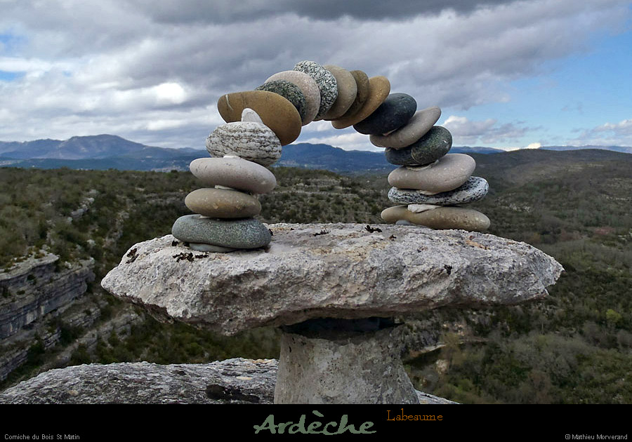 20130409_labeaume_sentierbleuolive_cairn08