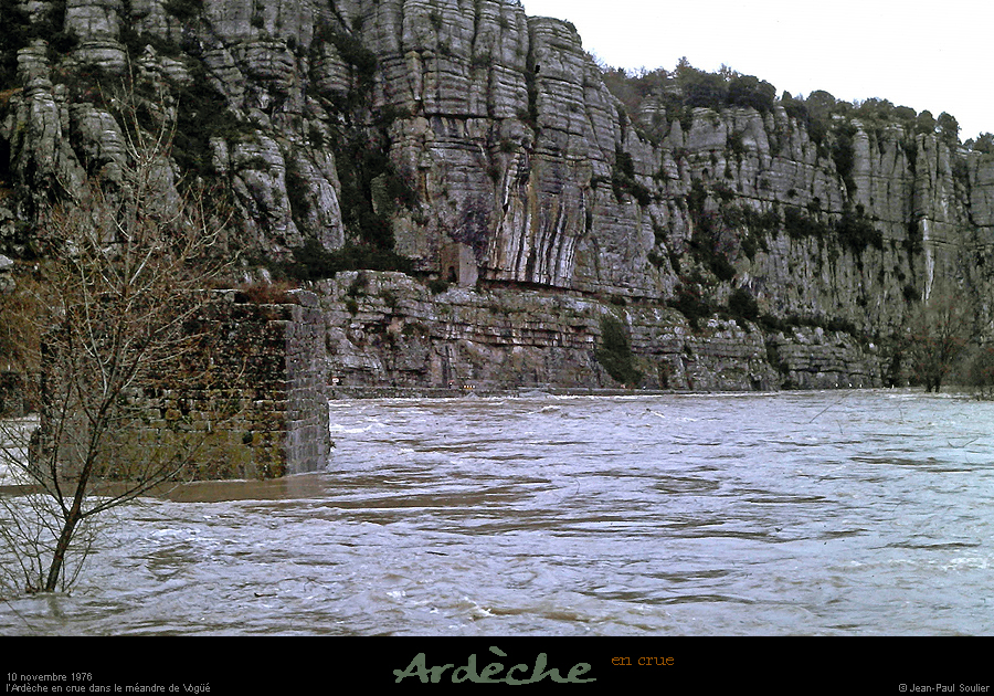 19761110_jps_cruevogue_01