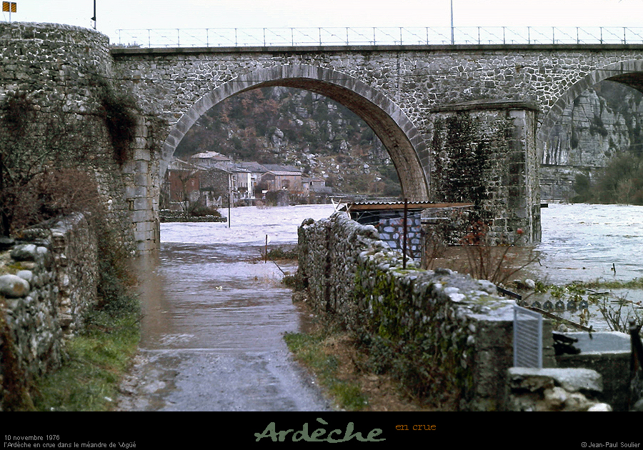 19761110_jps_cruevogue_03