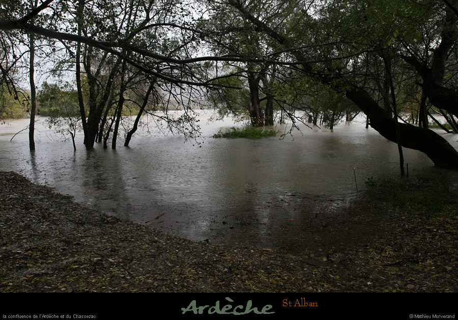 20101031_crue_confluenceardechechassezac2
