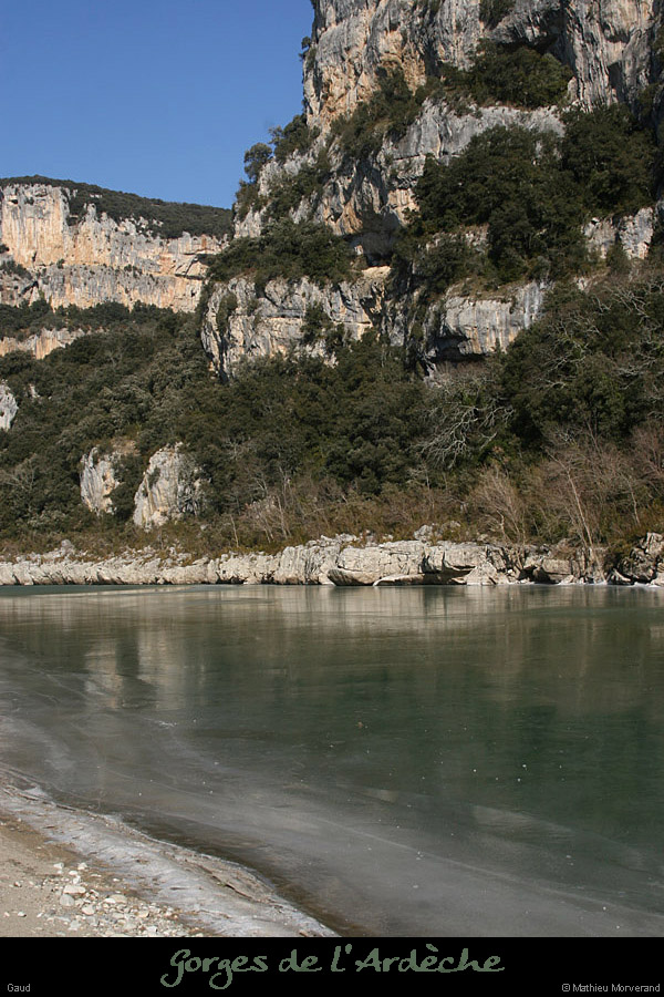 20120210_gorgesardeche_gaud_rivieregelee01