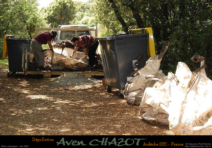 chazot0905_tri01fp