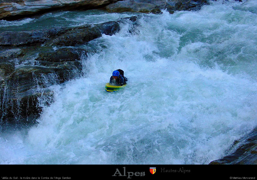 20010412_hydro_guil_triple_chute_isa