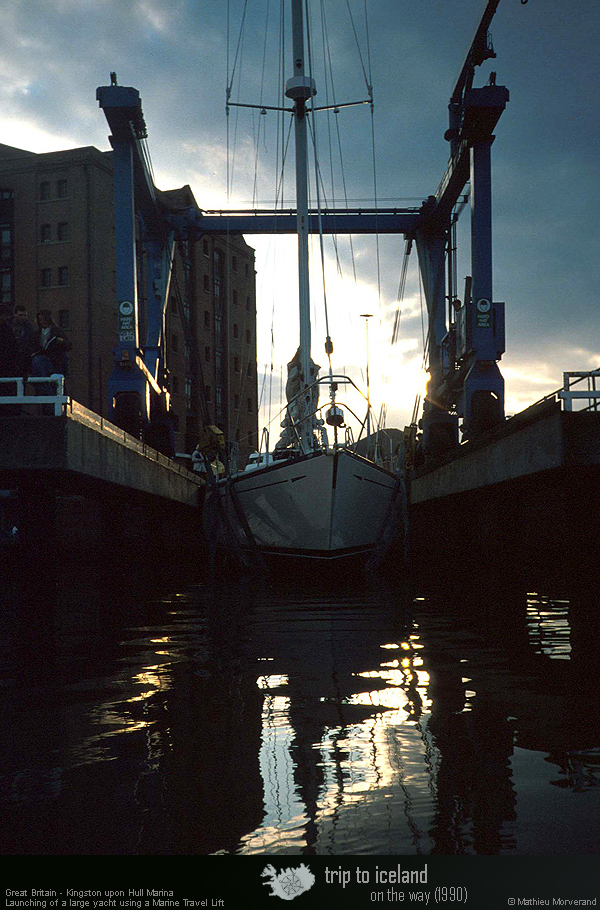 19901106_hullmarina_liftvoilierkiwi1