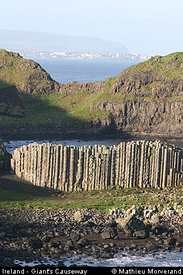giantcauseway43titledcolumns