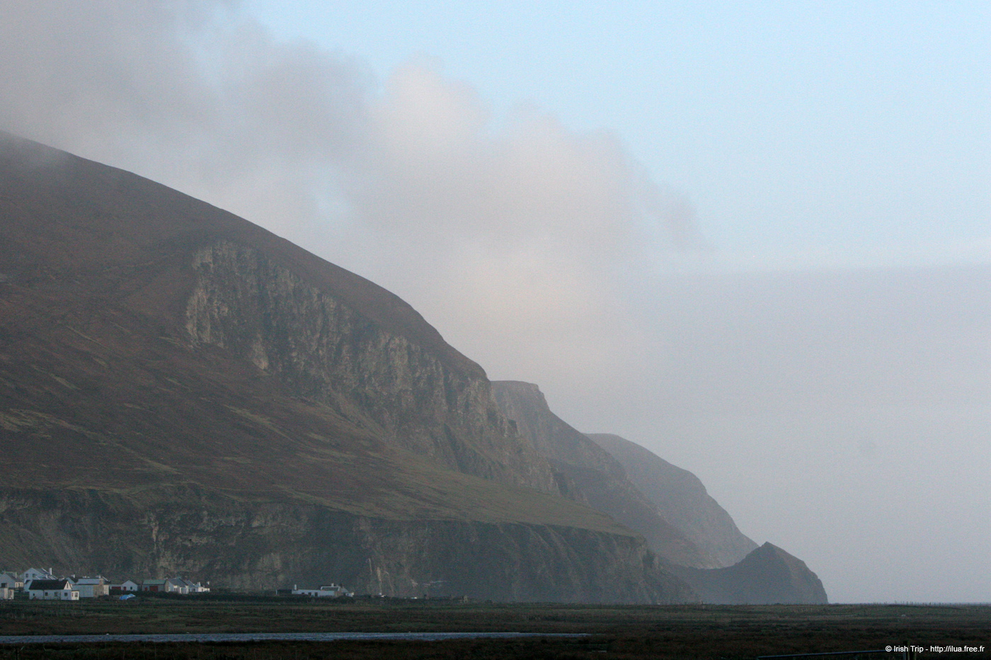 20060330_achillisland_menawncliffs