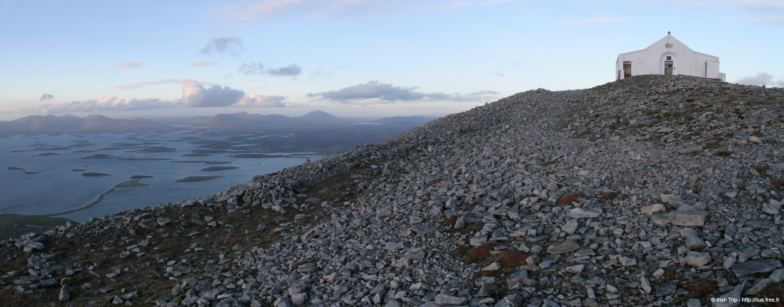 20060331_6_croaghpatrick_sommet_chapelle_pano