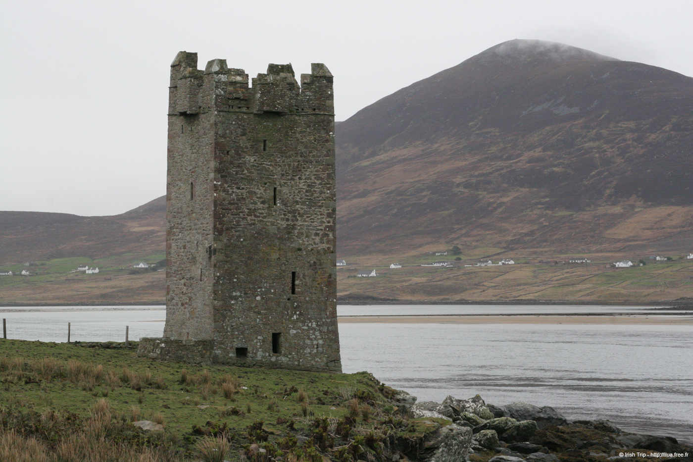20060331_achillsound_cloghmorecastle_2