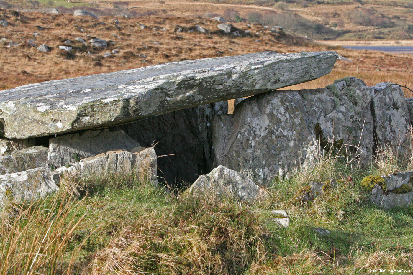 20060401_mayo_srahweemegalithictomb_3