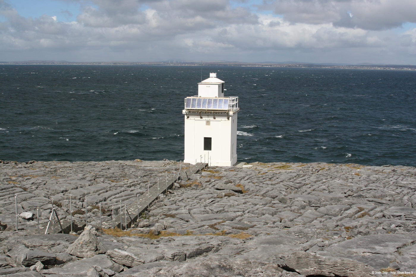 20060402_clare_burren_1_blackheadlighthouse