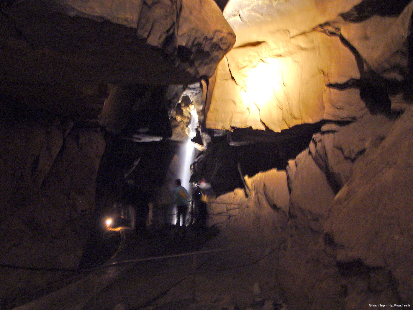 20060402_clare_burren_ailweecave_16_in