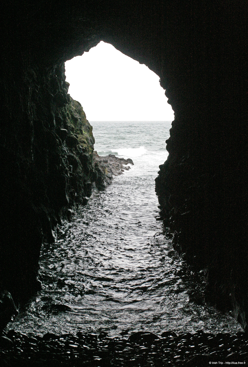 20081007_dunlucecastlecave01
