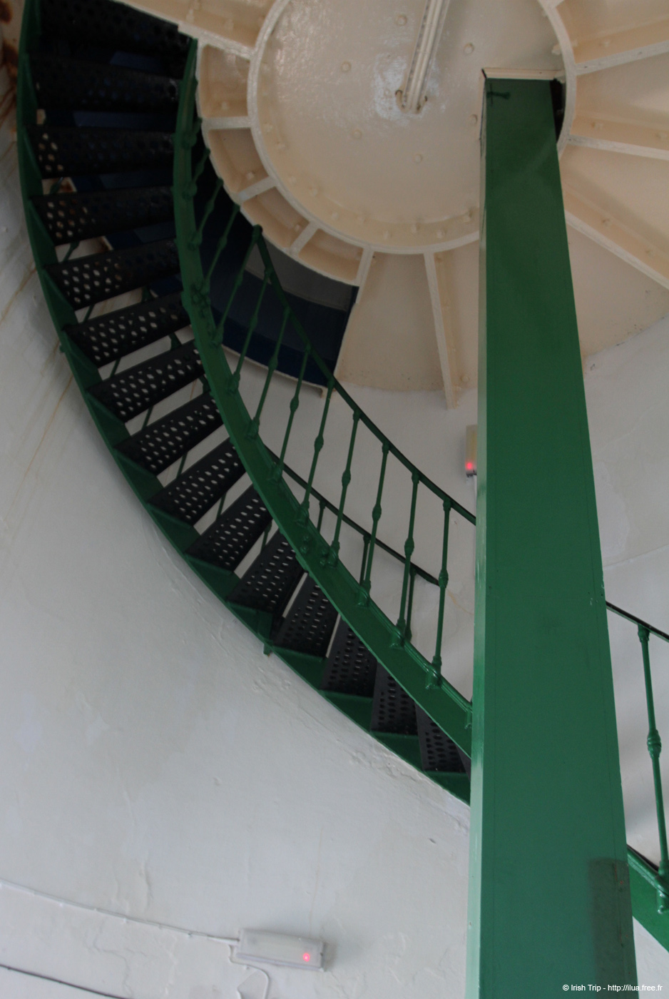 20120504_hookheadlighhousein1
