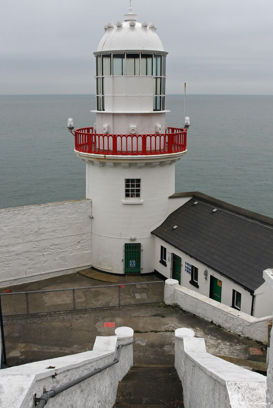 20120504_wicklow_head_lighthouse07