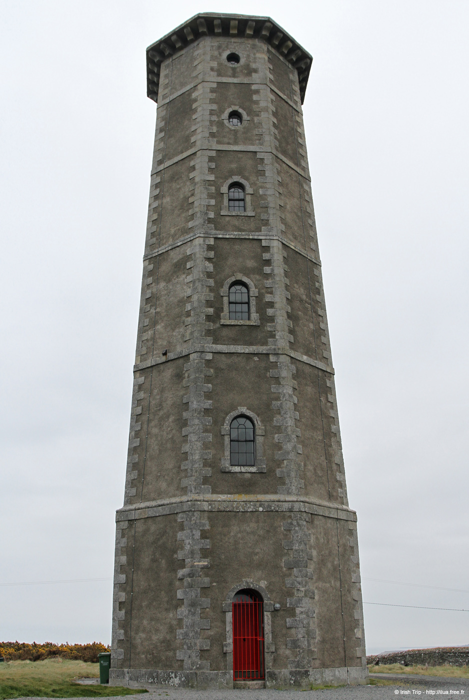 20120504_wicklow_head_oldlighthousea04