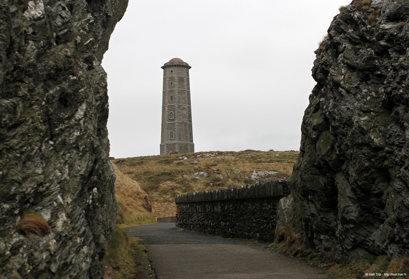20120504_wicklow_head_oldlighthousea07