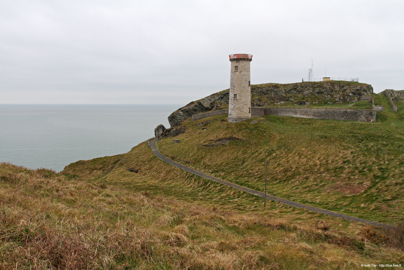 20120504_wicklow_head_oldlighthouseb02