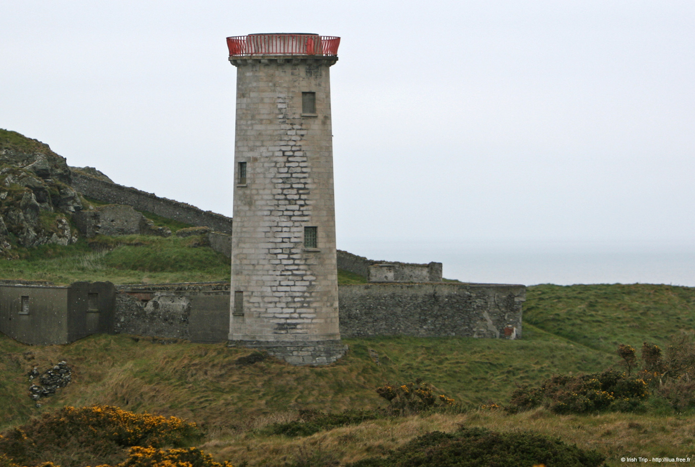 20120504_wicklow_head_oldlighthouseb04