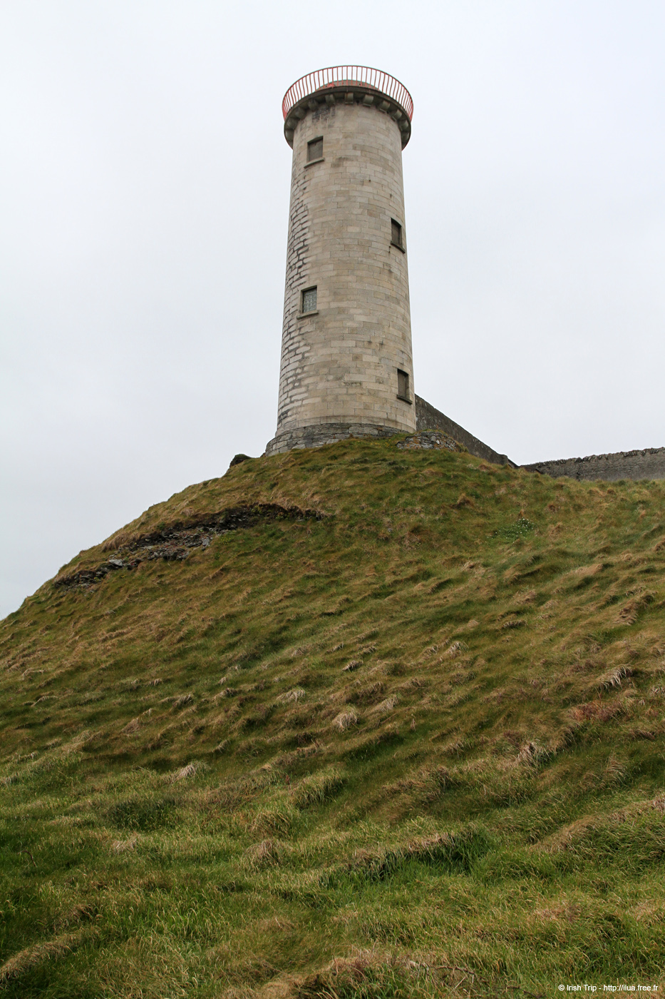 20120504_wicklow_head_oldlighthouseb05