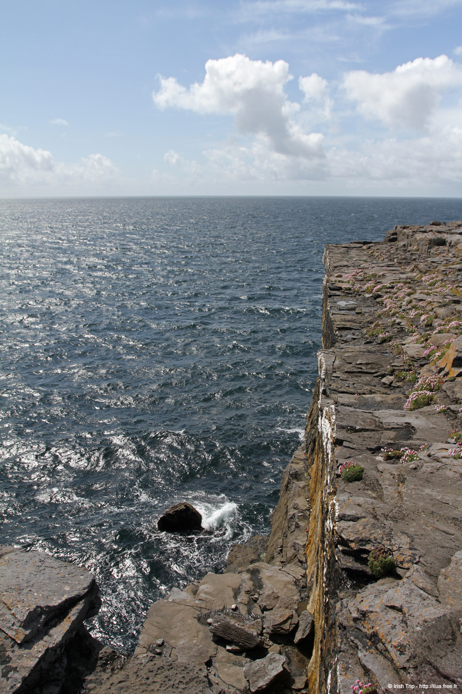 20120507_aranpollnabriskenaghcliffedge05