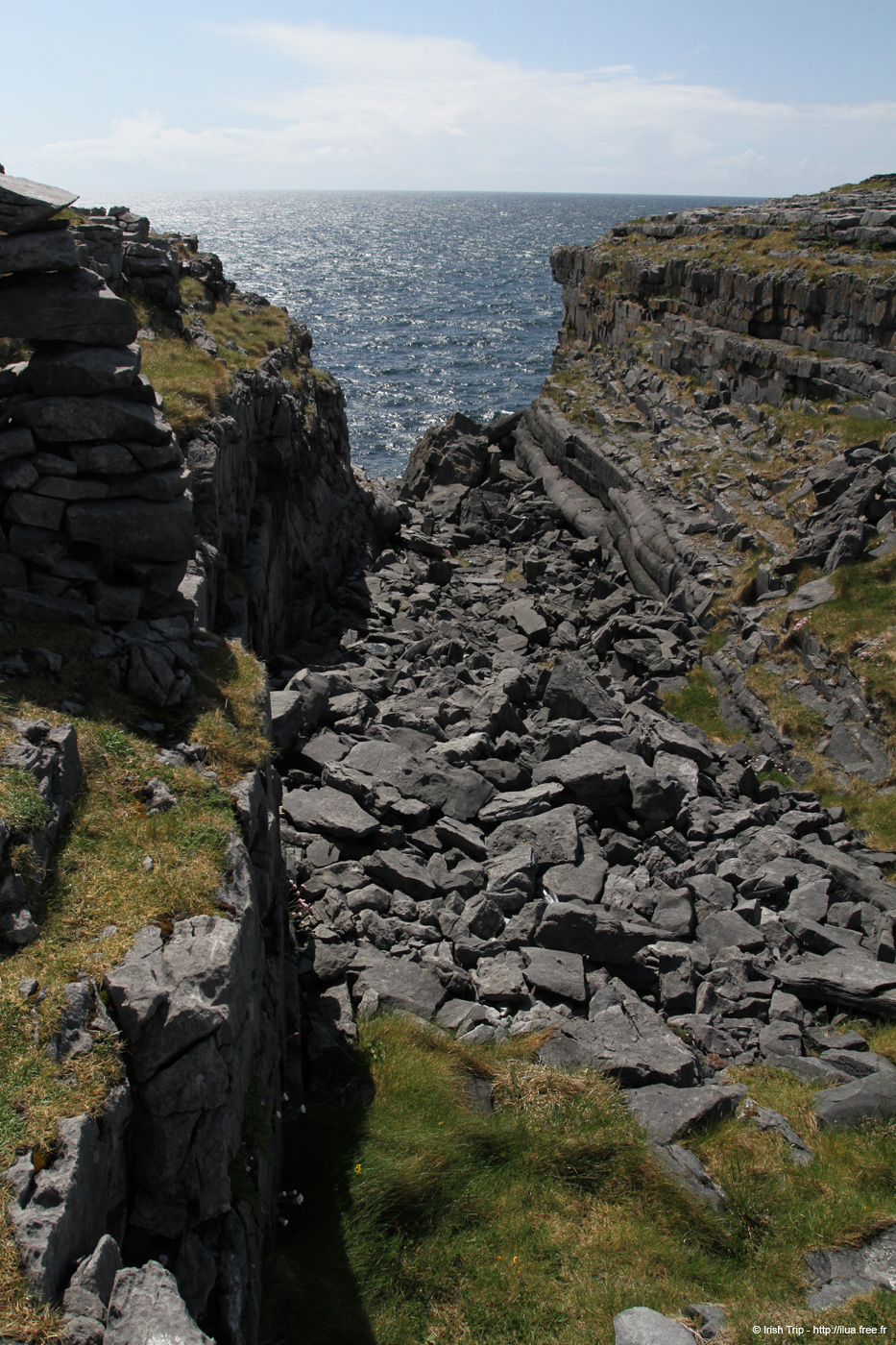 20120507_aranpollnabriskenaghcliffedge17