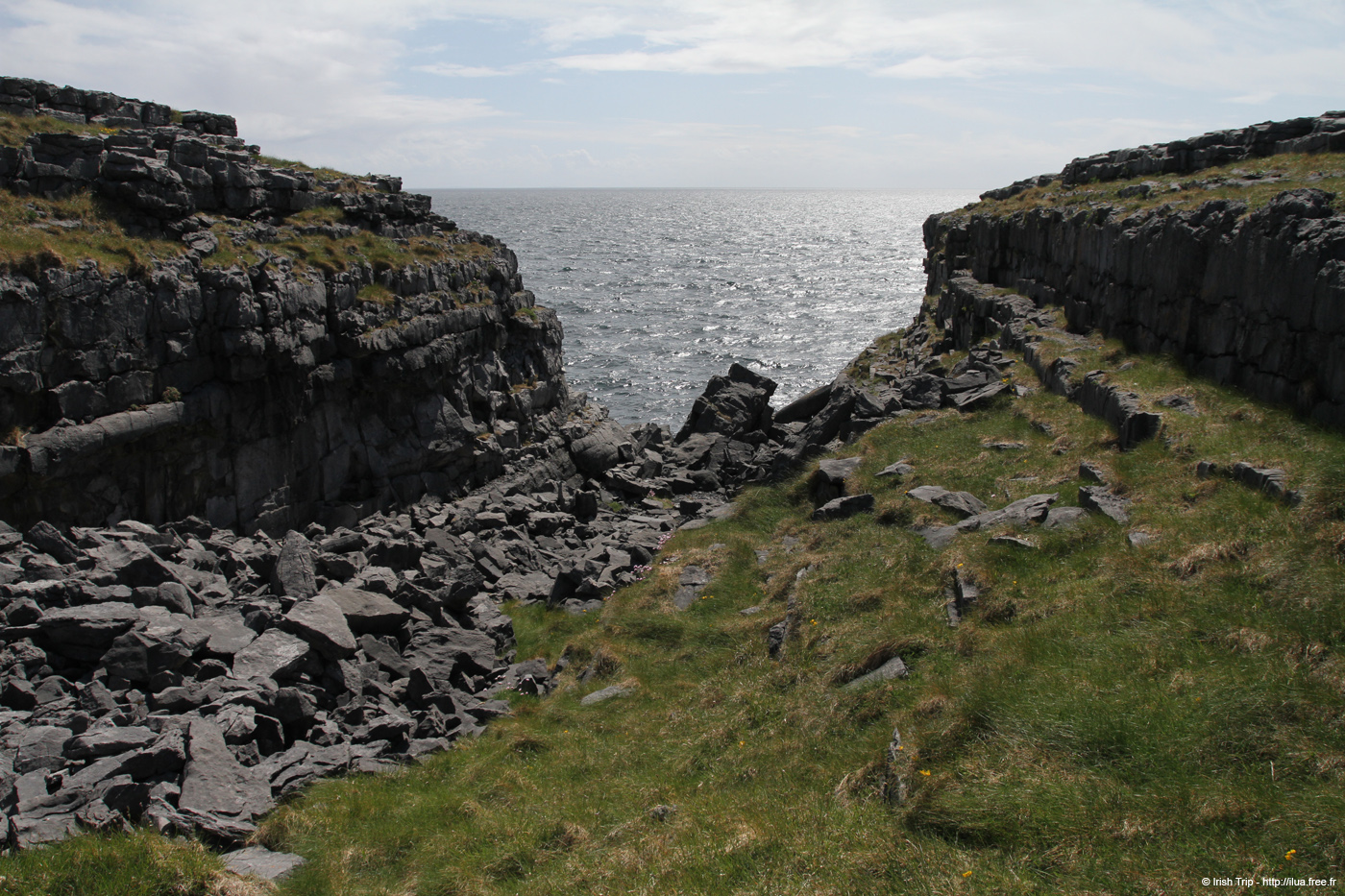 20120507_aranpollnabriskenaghcliffedge19