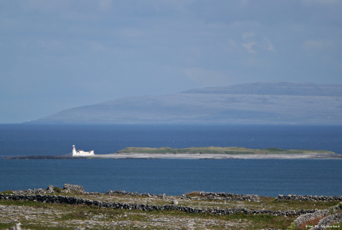20120507_aranstrawislandlighthousefrominishmor5