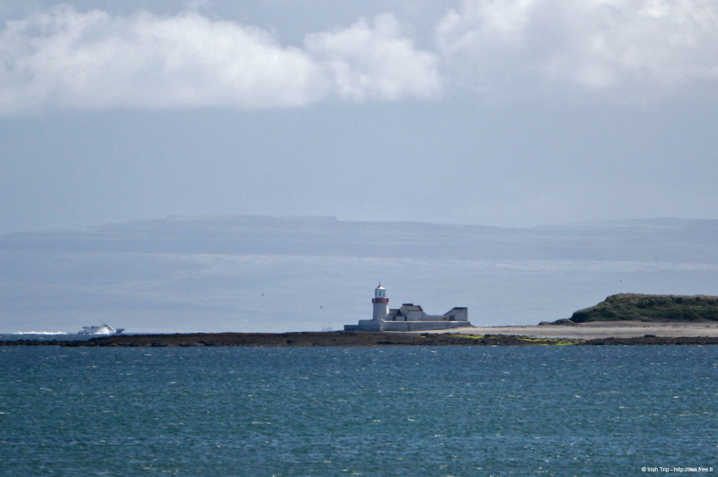 20120507_aranstrawislandlighthousefromw07