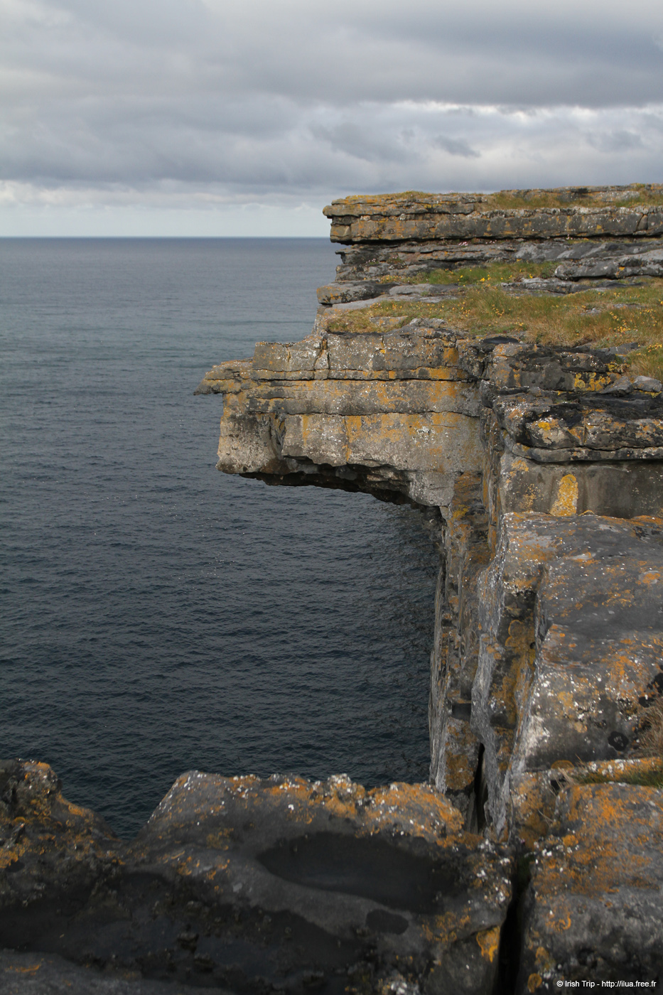 20120508_arannalheaheadcliffedge15