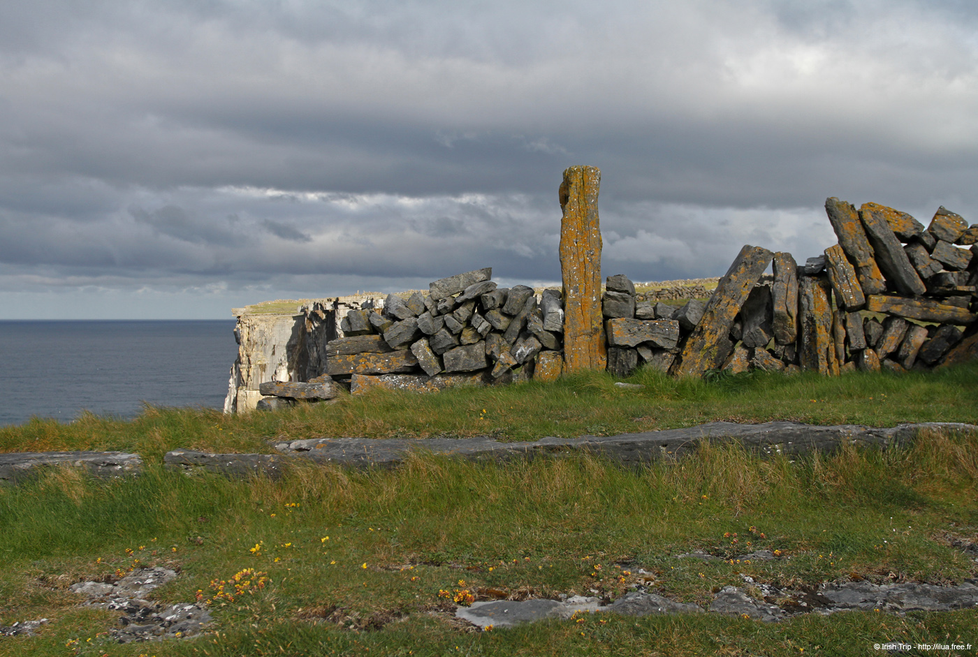 20120508_arannalheaheadstonewalls3