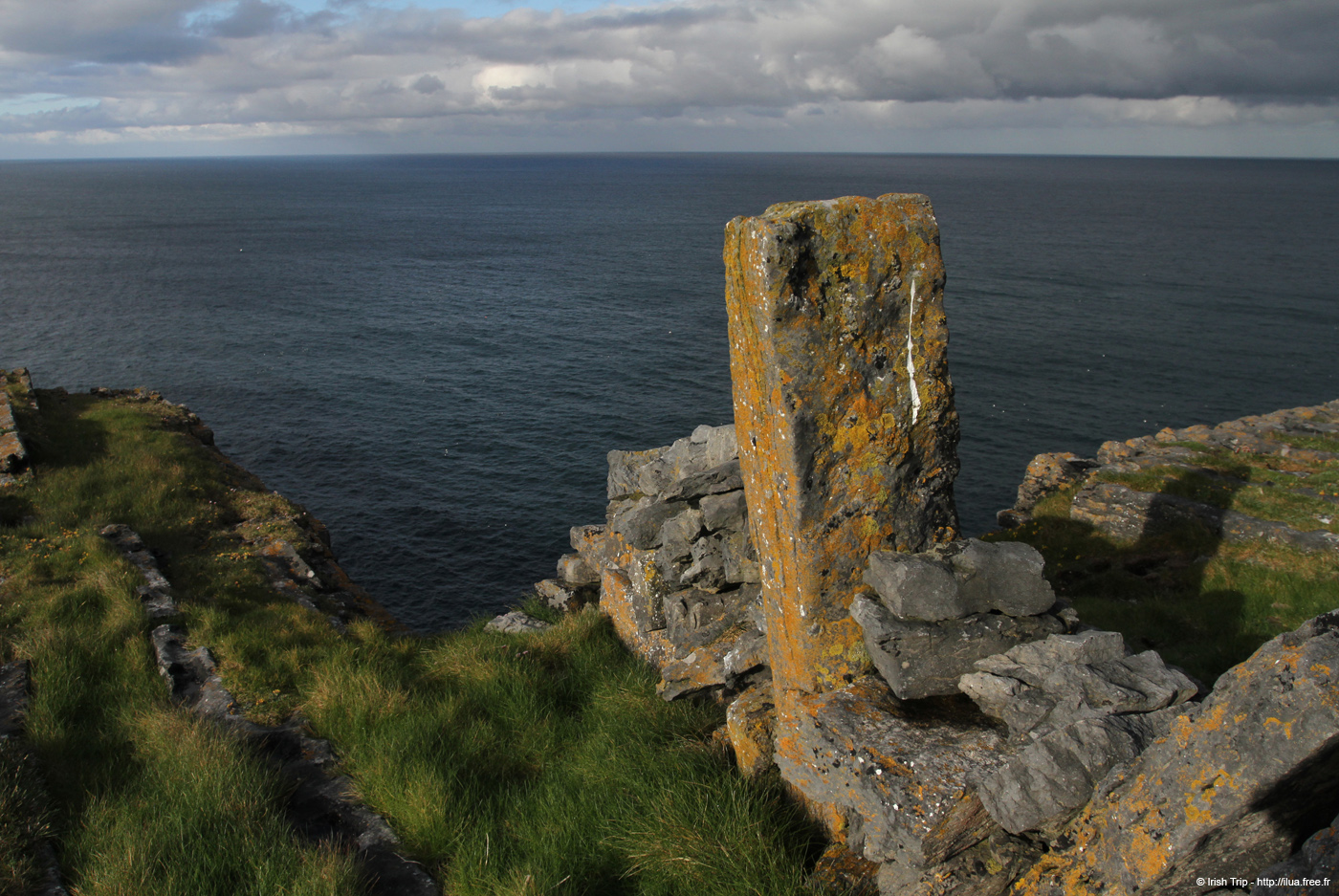 20120508_arannalheaheadstonewalls6