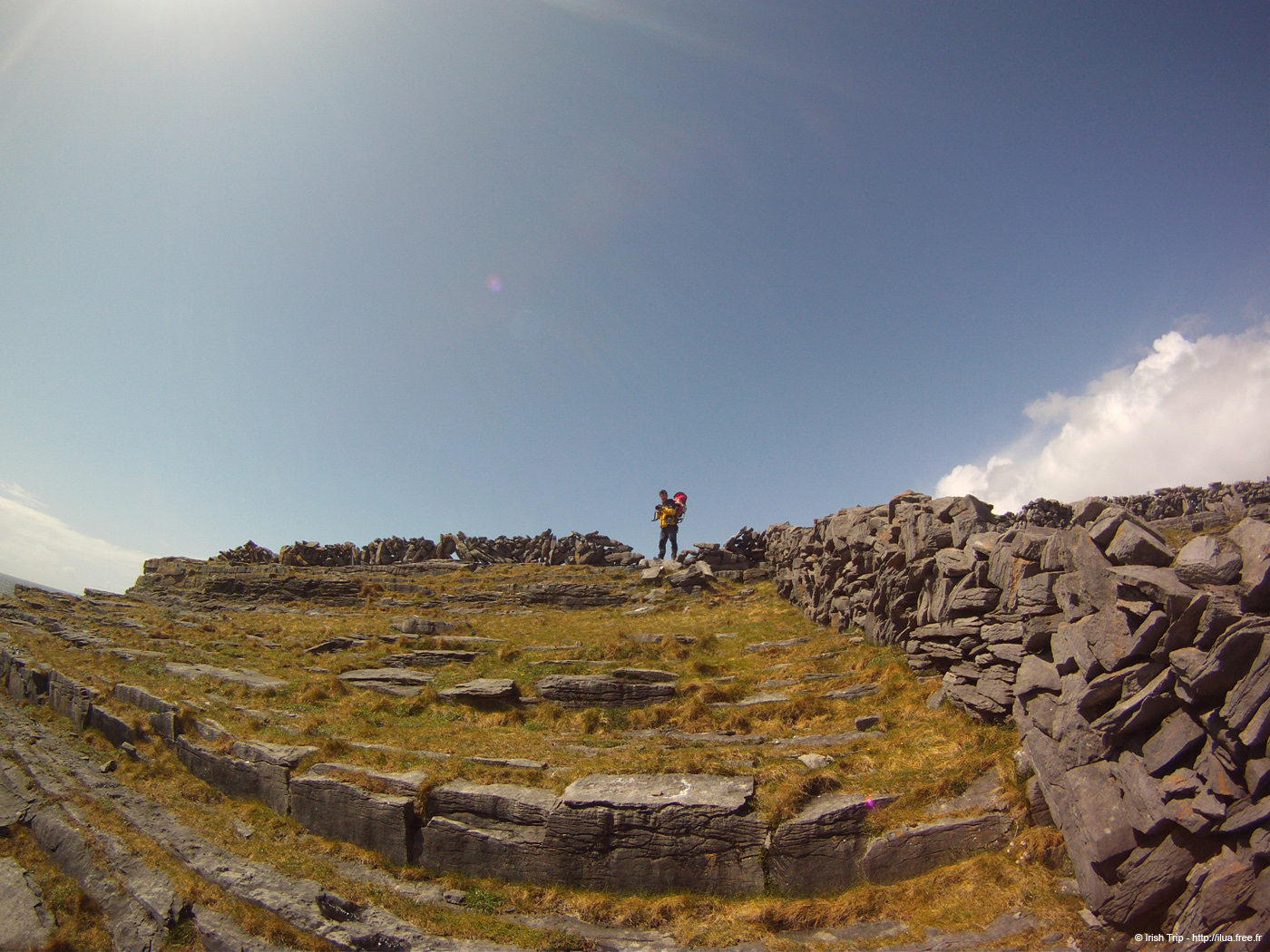 20120508_aranpollnabriskenaghcliffedge30
