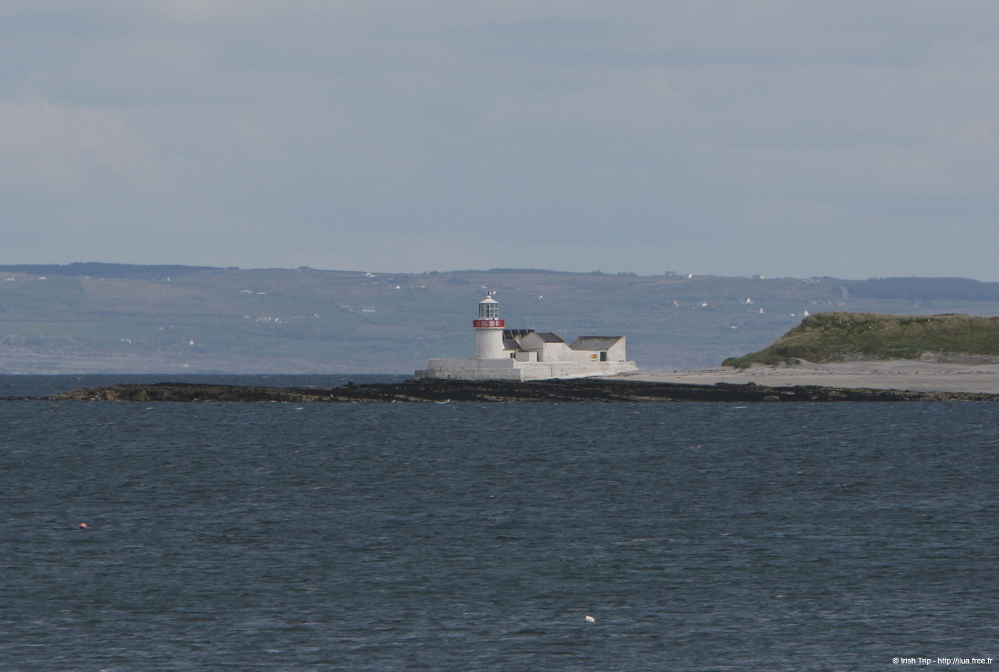 20120508_aranstrawislandlighthousefromw04