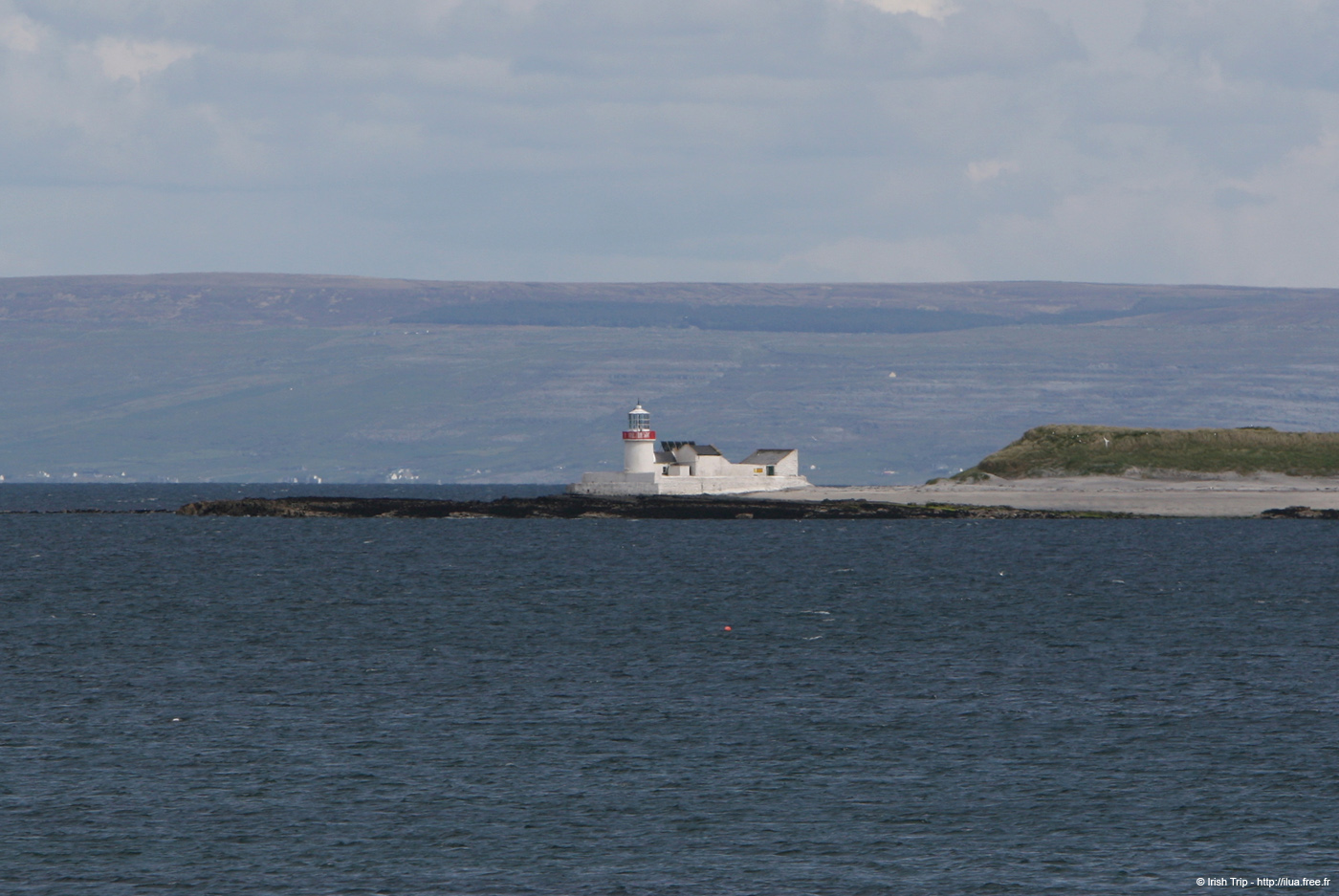 20120508_aranstrawislandlighthousefromw06
