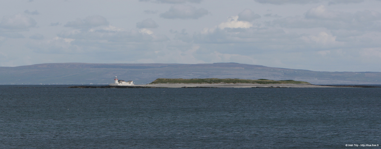 20120508_aranstrawislandlighthousepano