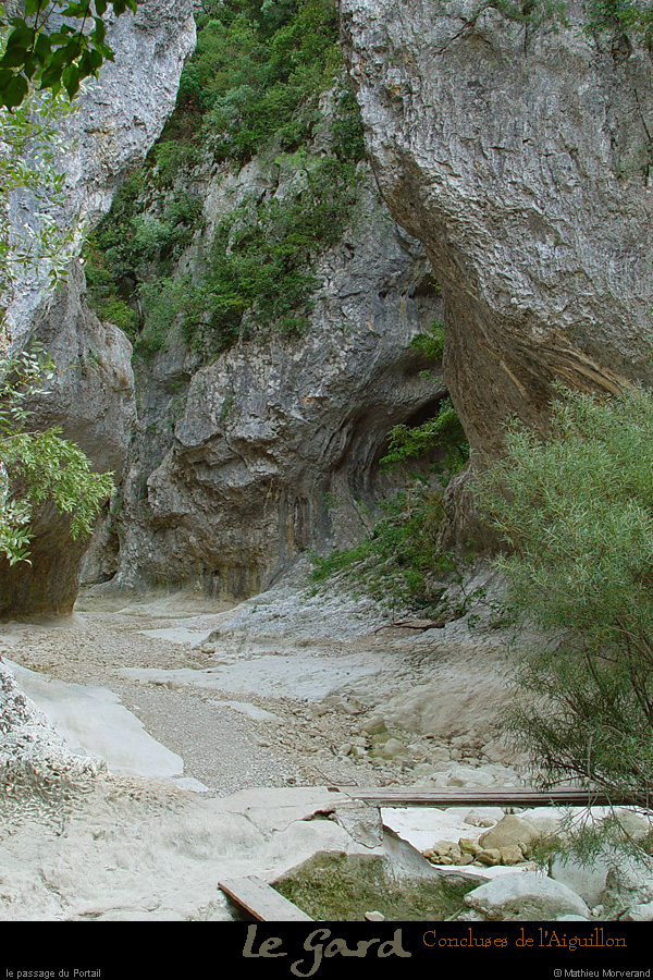 20040829_conclusesdelaiguillon_01_portail_1