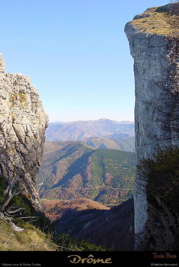 20021026_troisbecs_rochecourbe_falaises_1